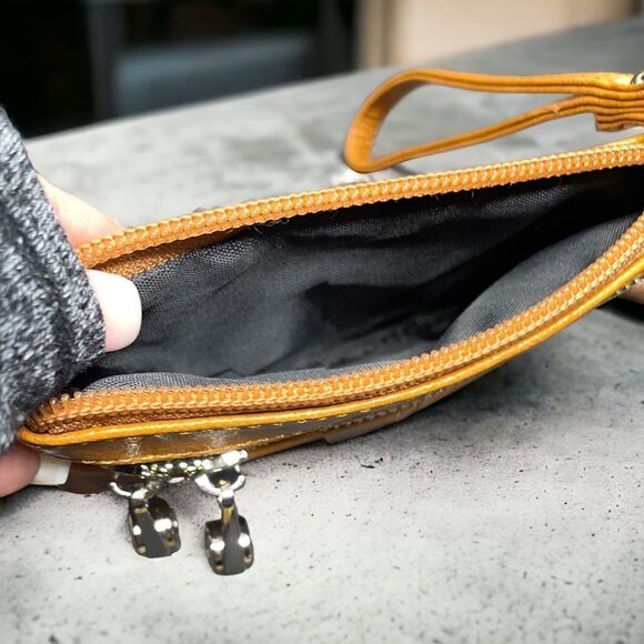 Kenneth Cole Reaction Bags l Camel Brown Leather l Wristlet Wallet l Double Zip - Picture 5 of 9